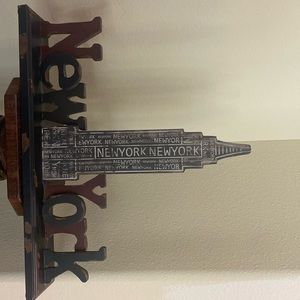 Wooden NY sign